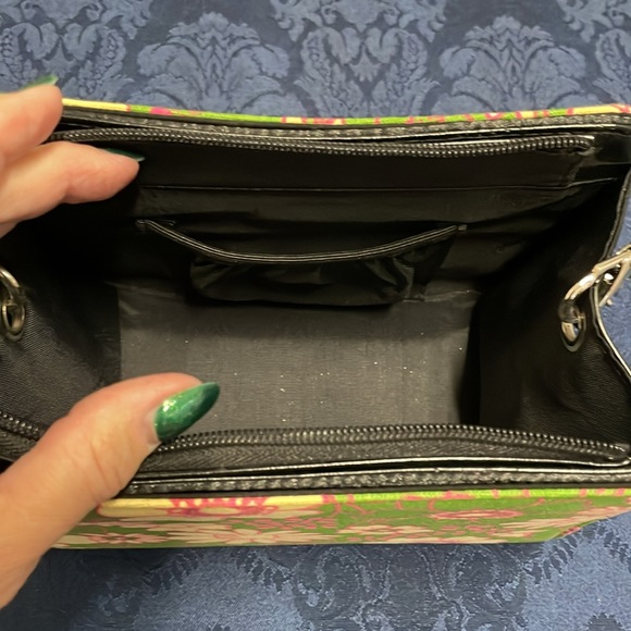 Miche bag with 7 shells:  Sierra, Kayla, Ava, Maddy, Lulu, Hope, and Averie - Picture 3 of 12